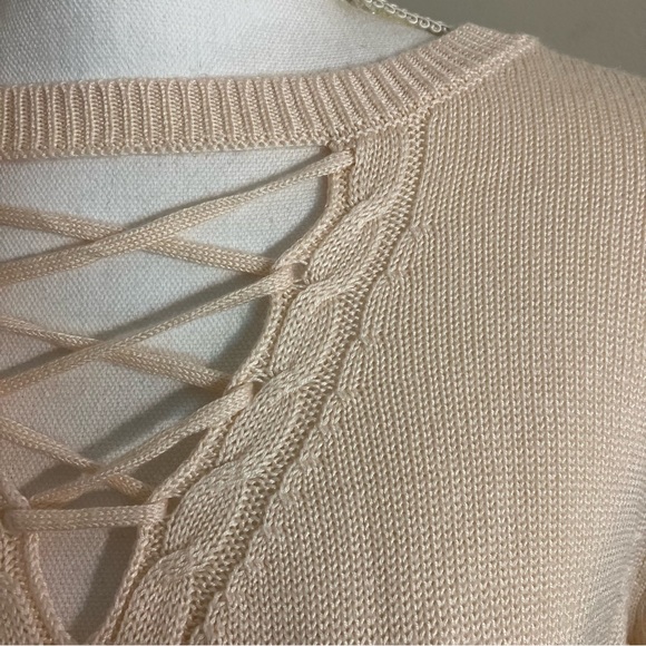 5/$20 SOHO New York Company Pink cross bodice light pink sweater, M - Picture 9 of 10